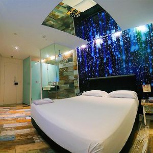 Budget King Room